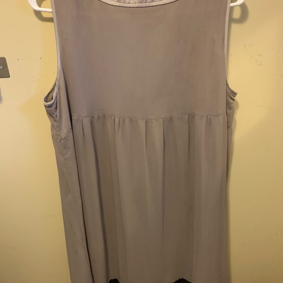 Cute party dress with beaded neckline - Picture 3 of 8